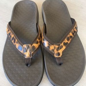 Vionic women’s flip flops in great condition!